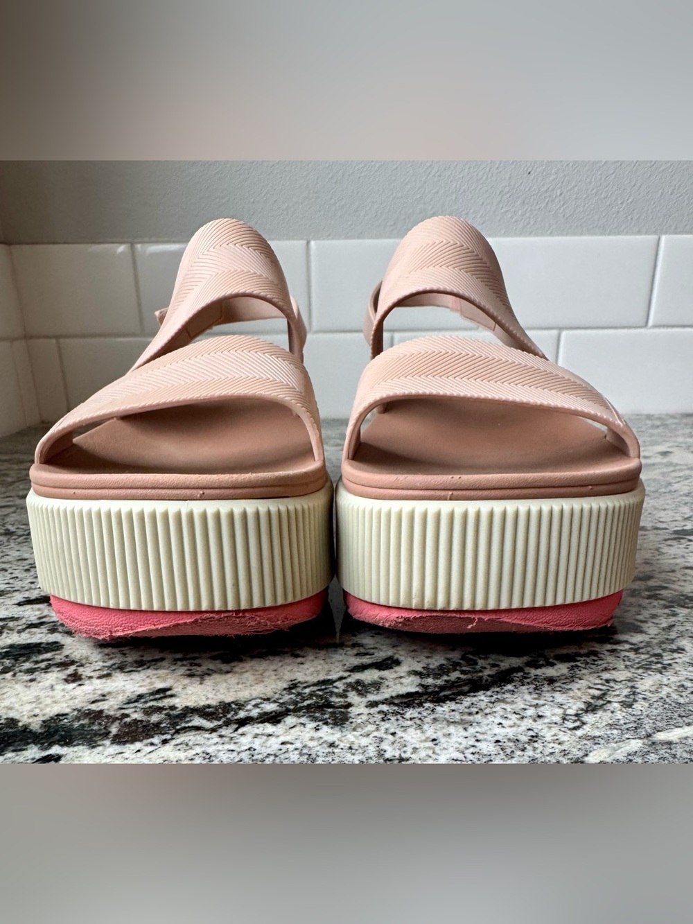 REEF Women's Water Vista Higher in Sunset Coral. Size 7. VGUC - Picture 2 of 8